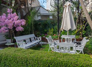 El jardín, el patio y la terraza de la Residencia Bonifacini