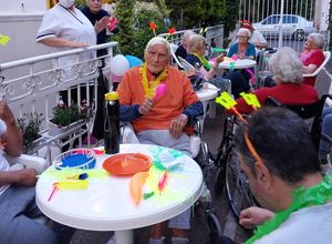 Residentes durante una actividad
