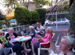 Residentes durante una actividad