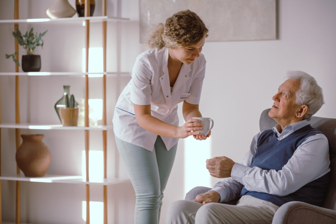 como-convivir-con-una-persona-con-Parkinson.