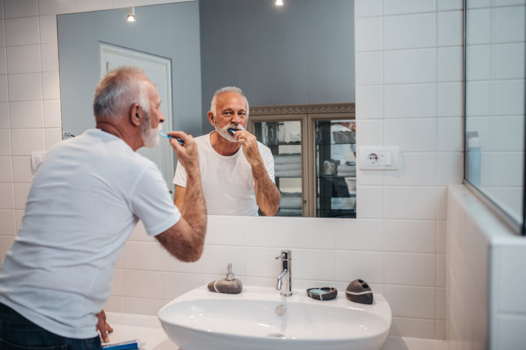 higiene-bucal-en-adultos-mayores